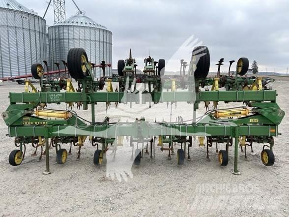 John Deere 85 Međuredni kultivatori
