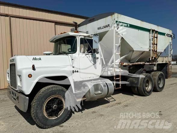 Mack R686ST Ostalo za građevinarstvo