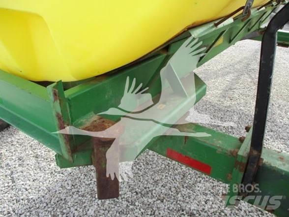 YETTER 1600 Rasturači mineralnog đubriva
