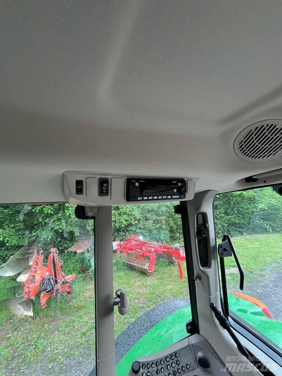 John Deere 6120M Traktori