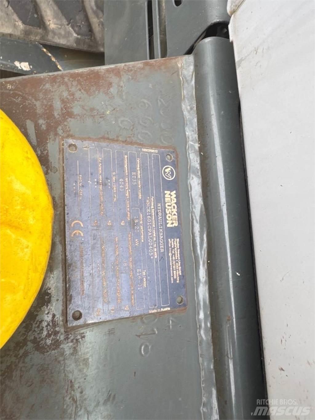 Wacker Neuson ET35 Bageri guseničari
