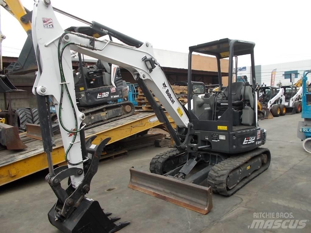 Bobcat E32i Mini bageri < 7t