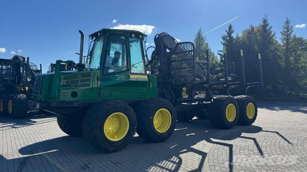 John Deere 1110 D Forvarderi