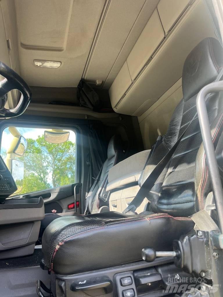 Scania R 520 Tridem Kamioni sa kranom