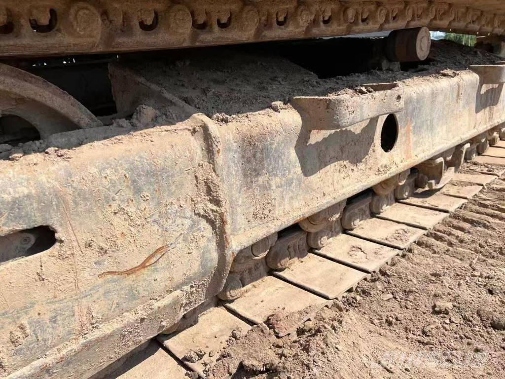 Komatsu PC 130 Bageri guseničari