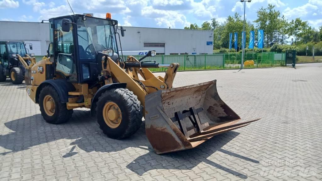 CAT 907 M Utovarivači na točkove