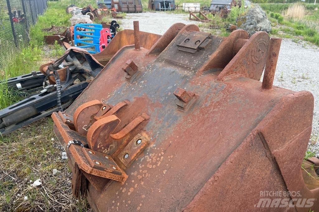 Liebherr R 946 Bageri guseničari