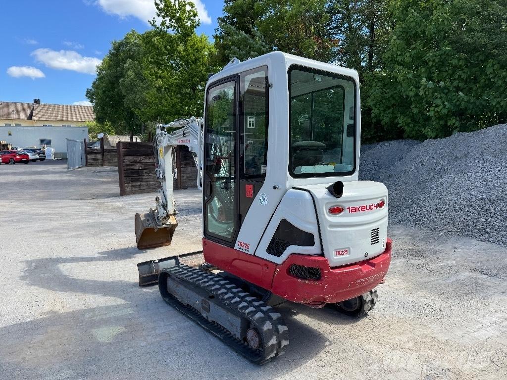 Takeuchi TB 225 Mini bageri < 7t