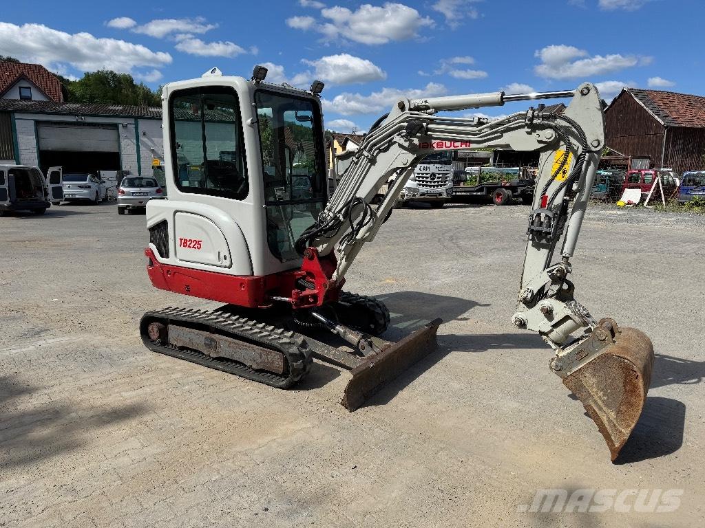 Takeuchi TB 225 Mini bageri < 7t