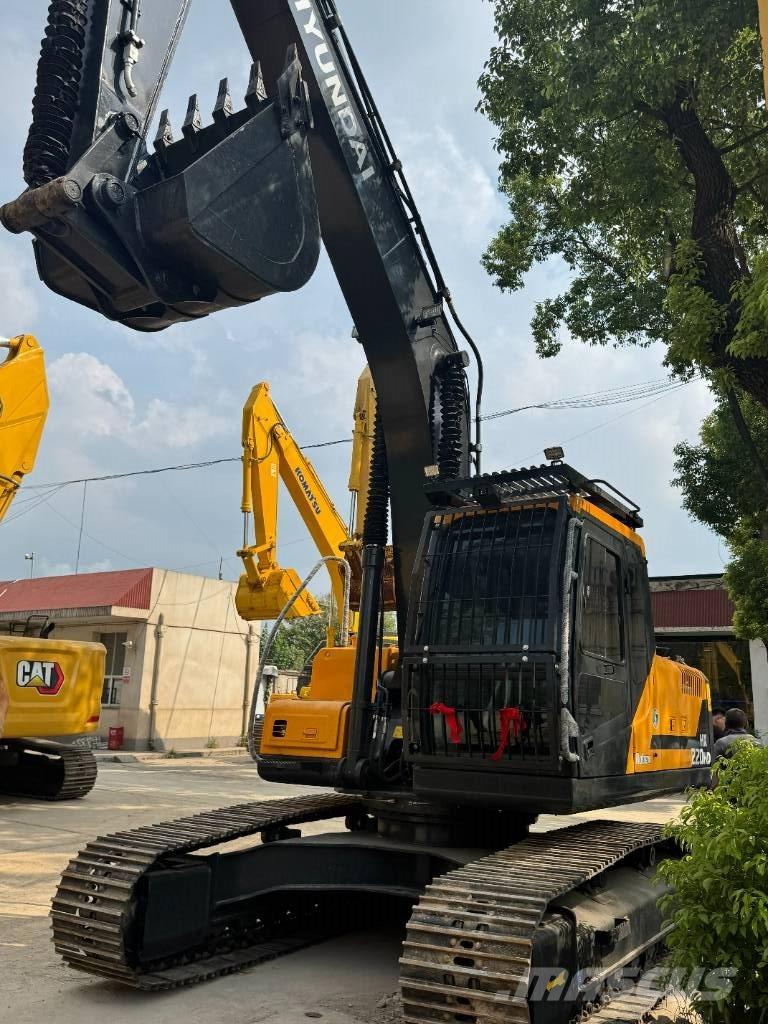 Hyundai HX220HD Midi bageri 7t – 12t