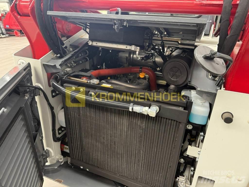 Takeuchi TL 12V-2 Skid steer mini utovarivači
