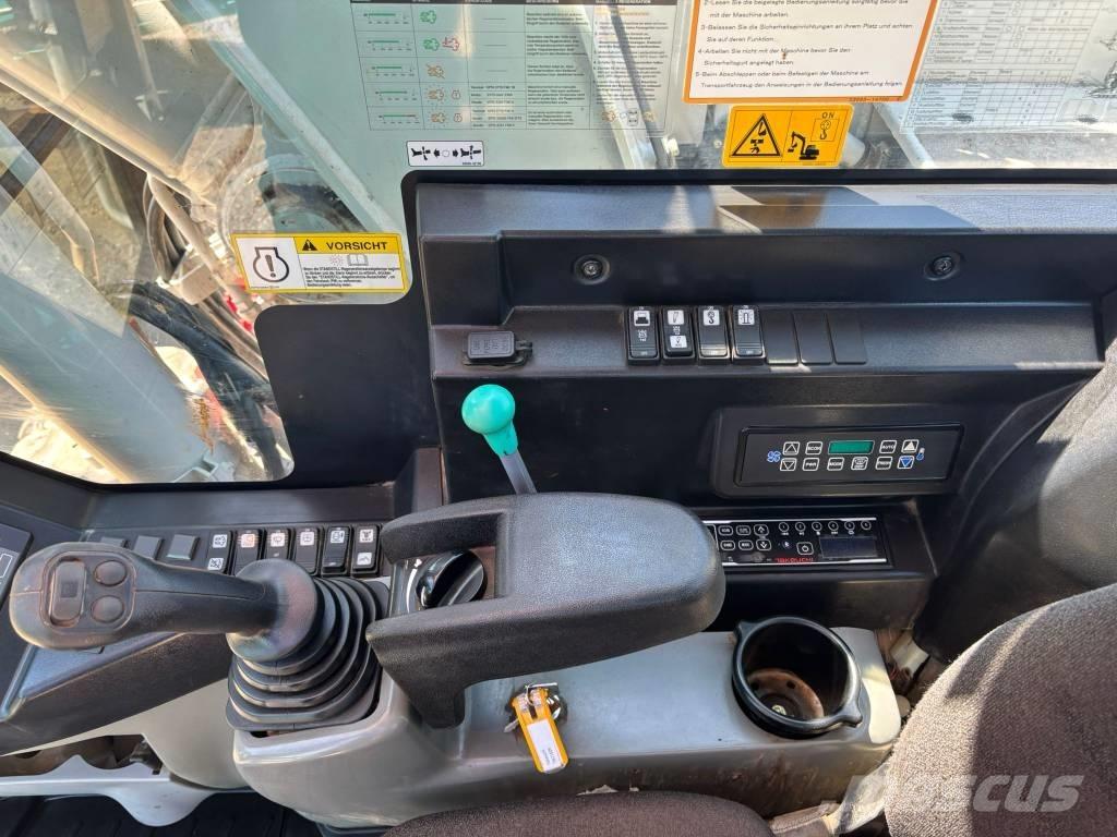 Takeuchi TB 2150 R Bageri guseničari