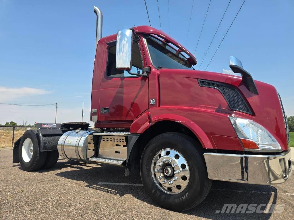 Volvo VNL 42 T300 Tegljači