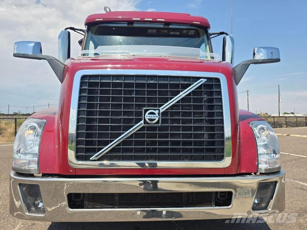 Volvo VNL 42 T300 Tegljači