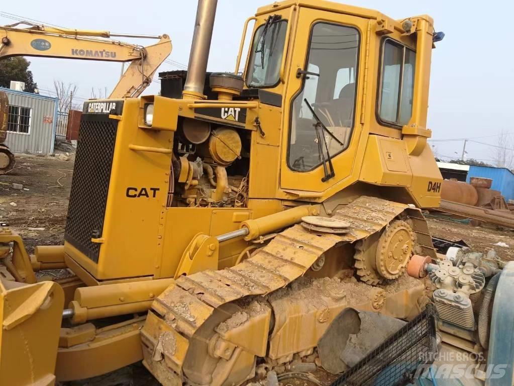 CAT D 4 H Buldožeri guseničari
