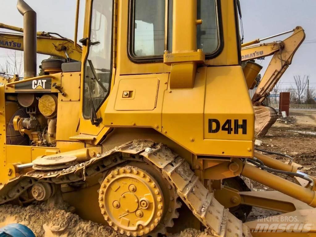 CAT D 4 H Buldožeri guseničari