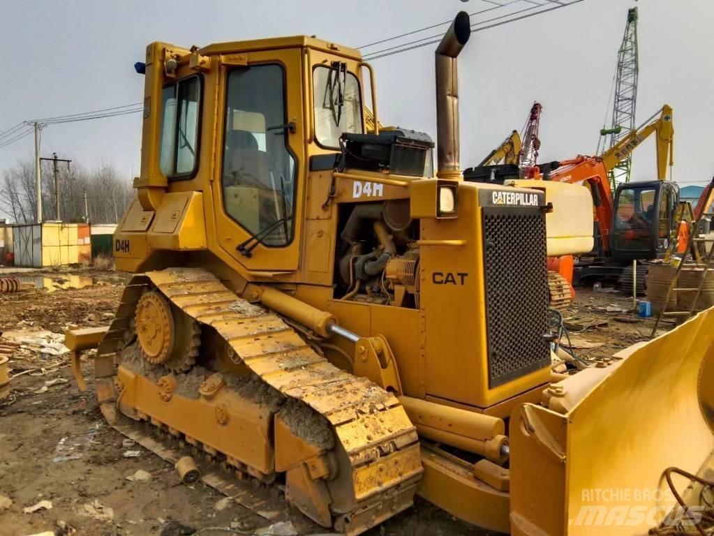 CAT D 4 H Buldožeri guseničari