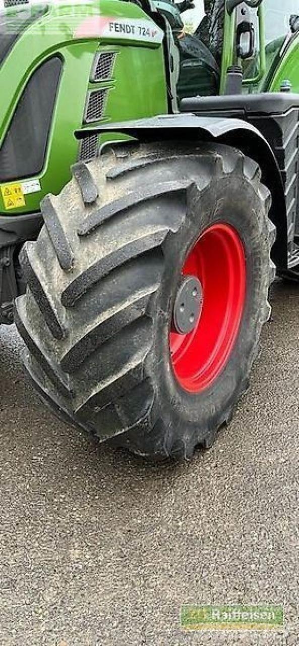 Fendt 724 vario Traktori