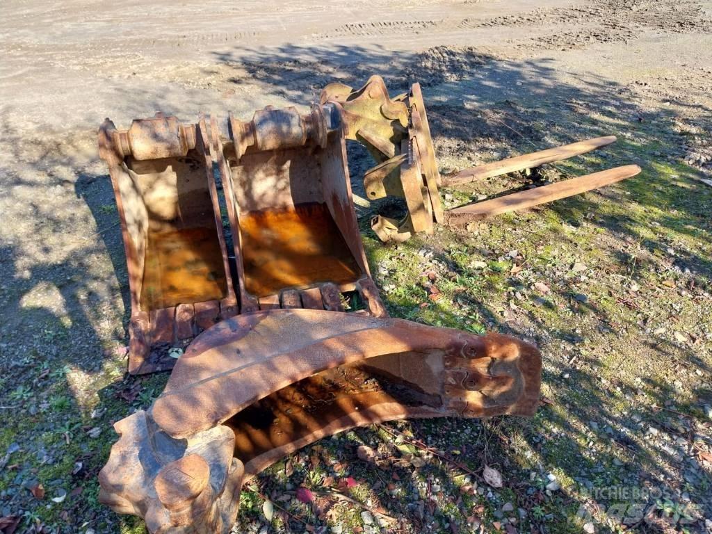 Komatsu PW98MR-10 Bageri točkaši