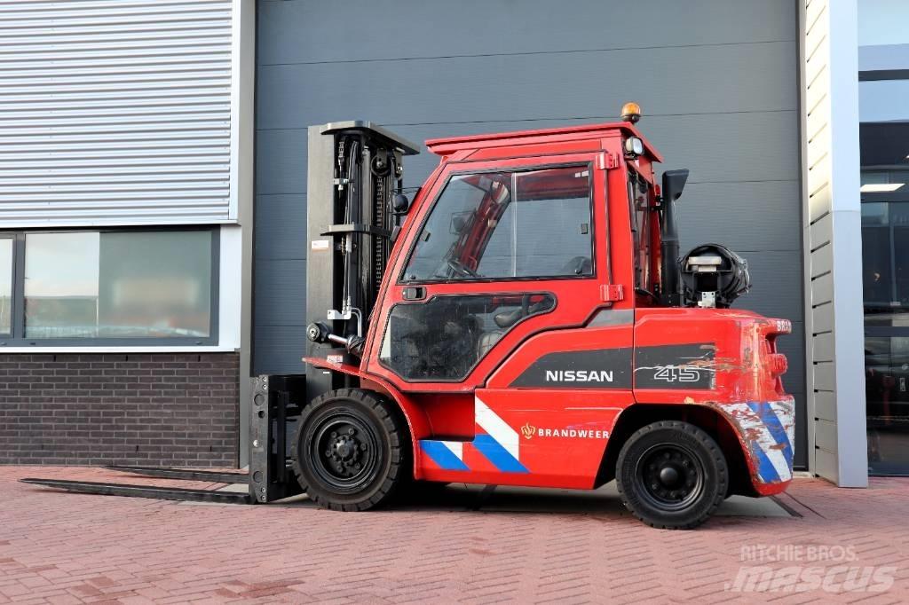 Nissan J1F4A45LY Plinski viljuškari