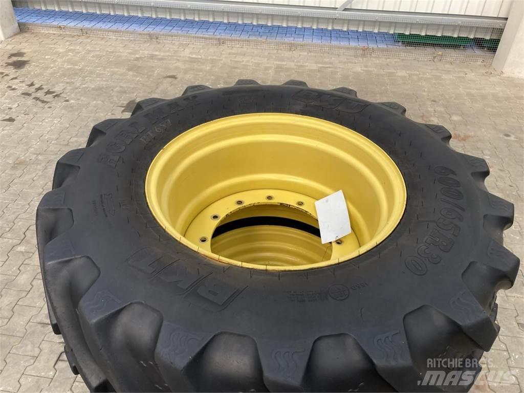 BKT 600/65R30 Gume, točkovi i felne