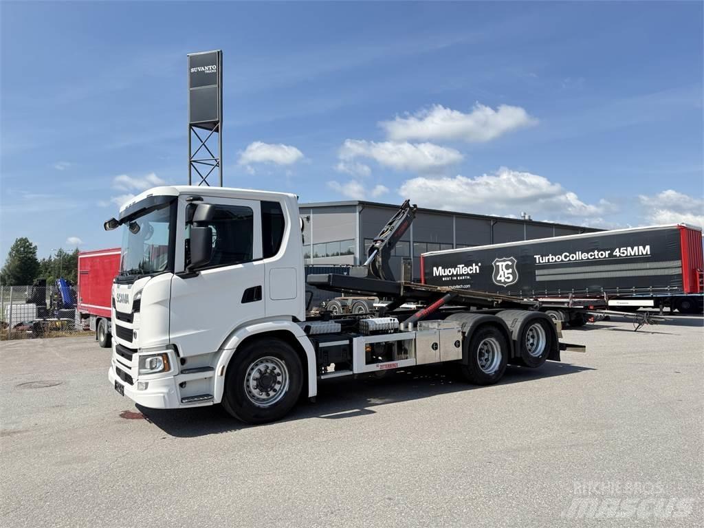 Scania G500 6X2 Rol kiper kamioni sa kukom za podizanje tereta