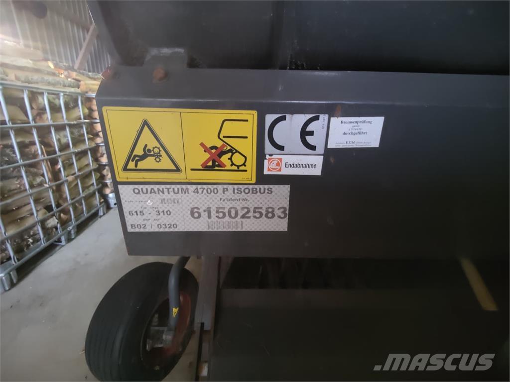 CLAAS Quantum 4700 Samoutovarne prikolice