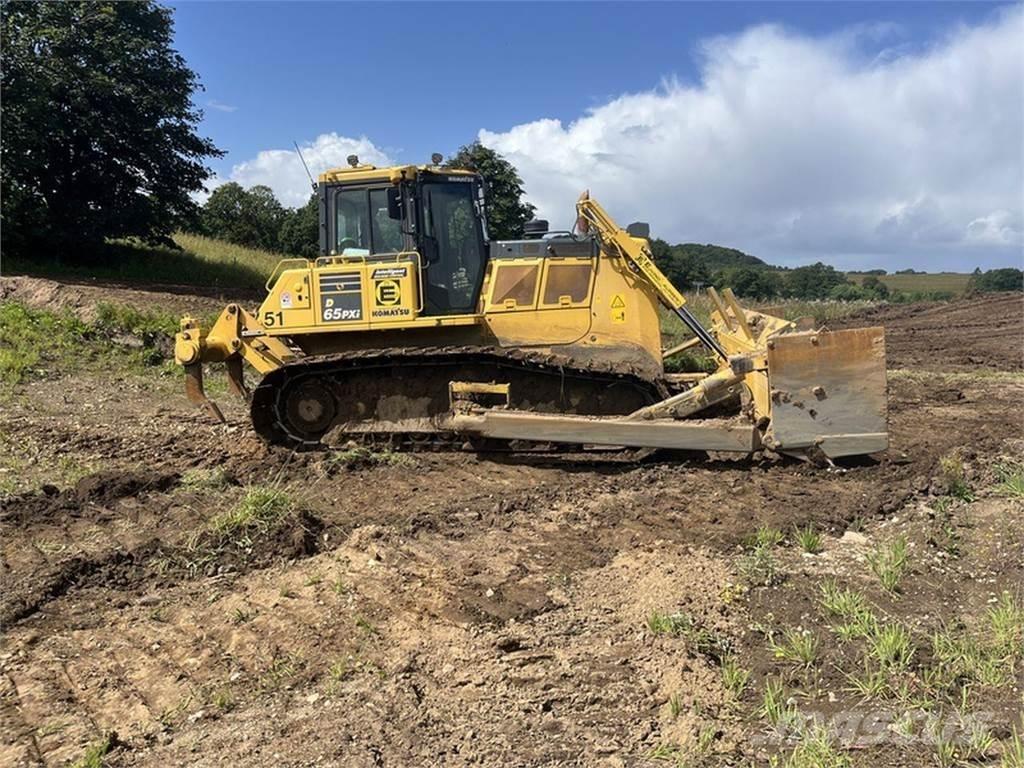 Komatsu D65PXI-18 Buldožeri guseničari