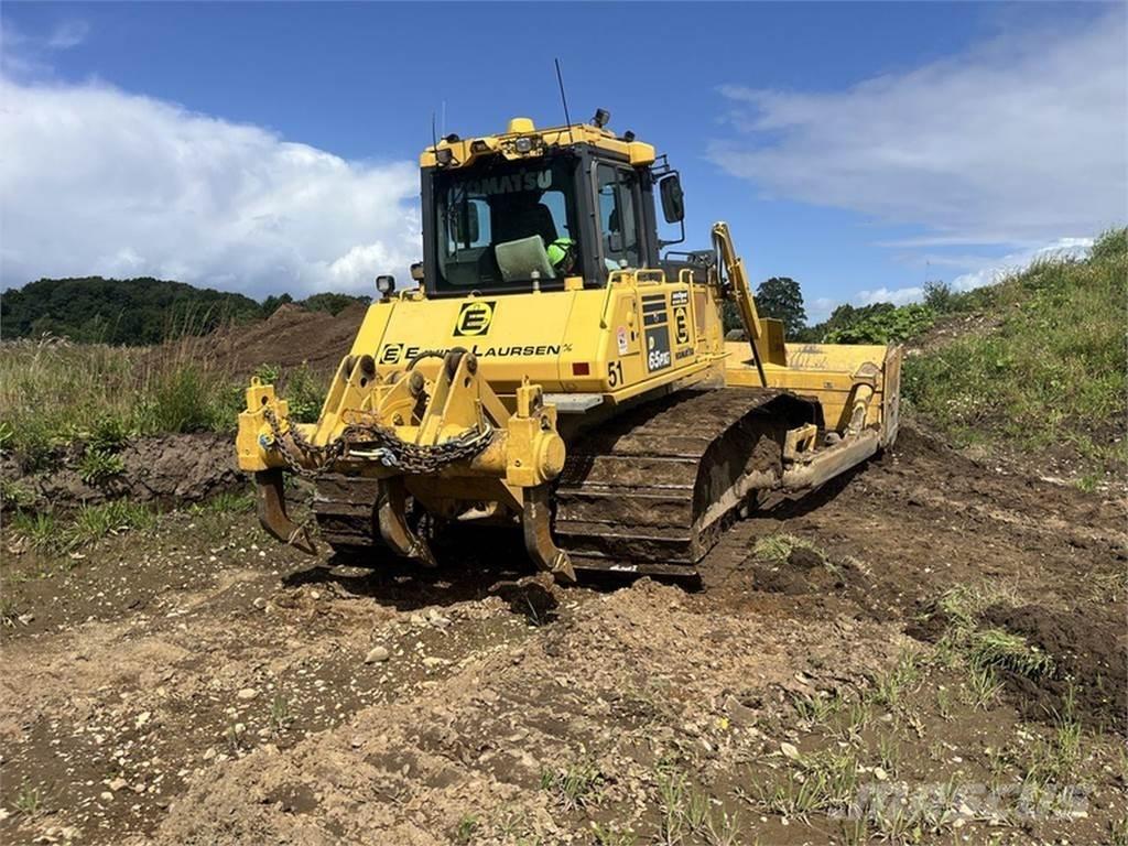 Komatsu D65PXI-18 Buldožeri guseničari