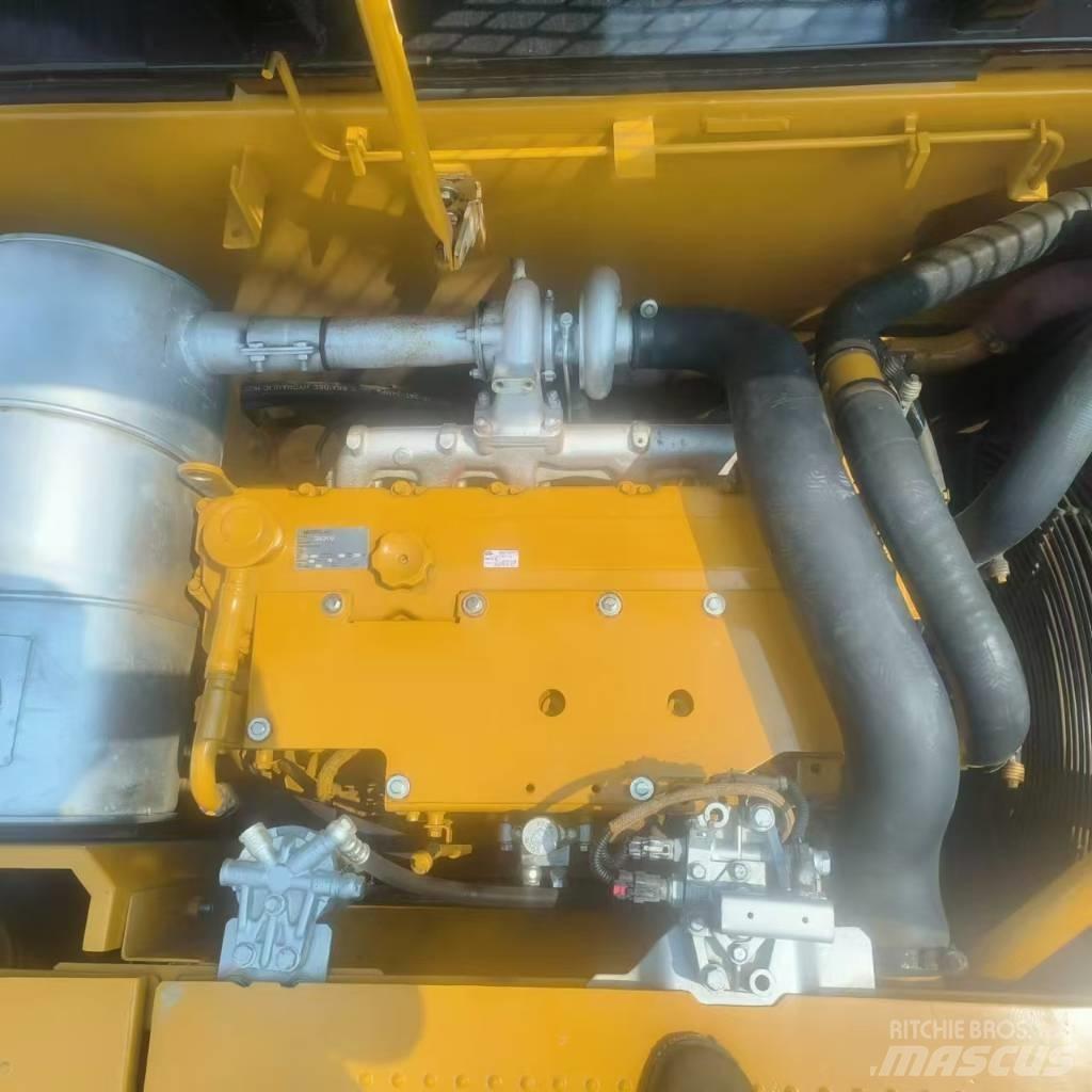 CAT 320D2 Bageri guseničari