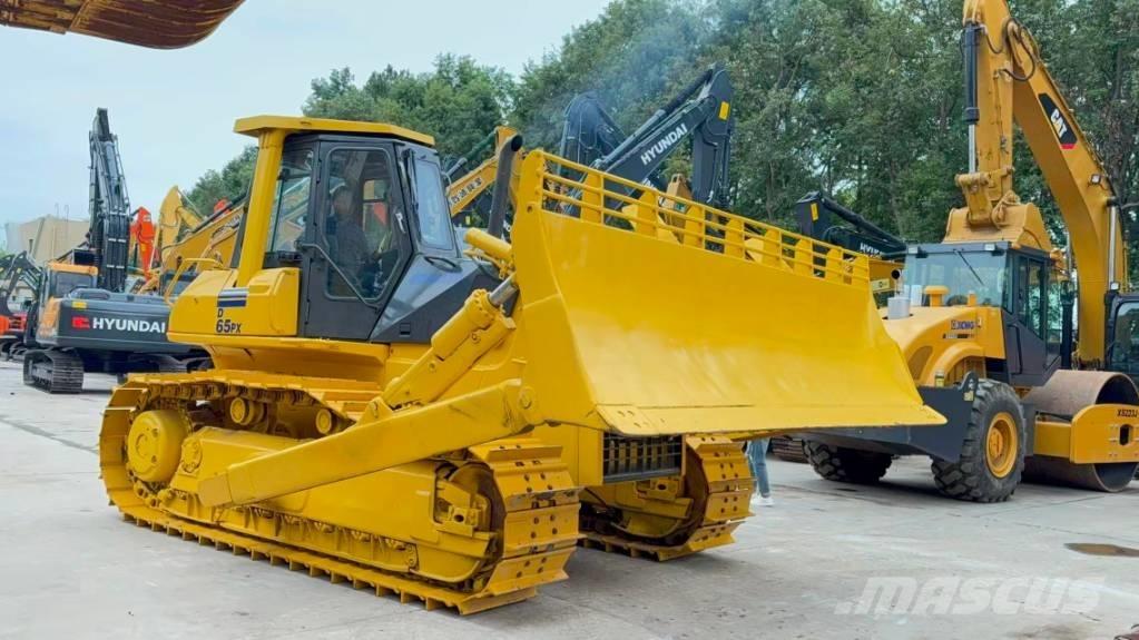 Komatsu D 65 PX-12 Buldožeri guseničari