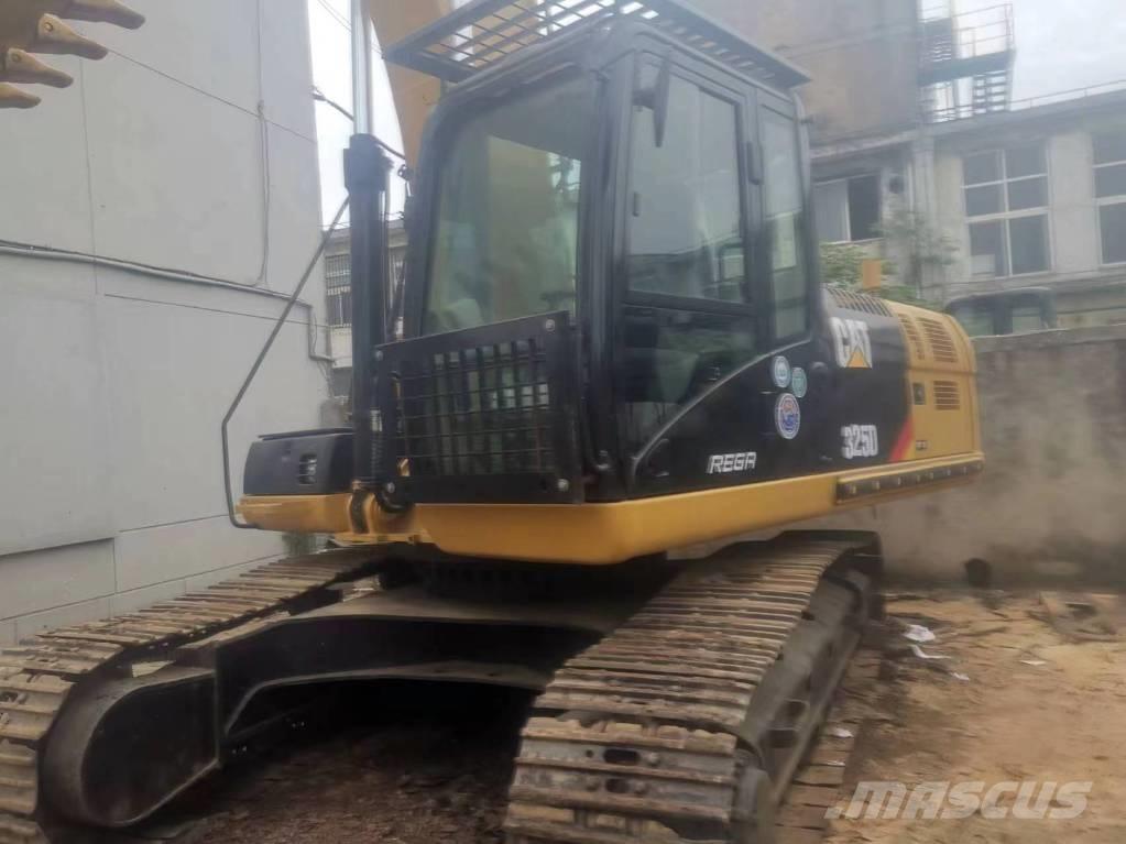 CAT 325 D Bageri guseničari
