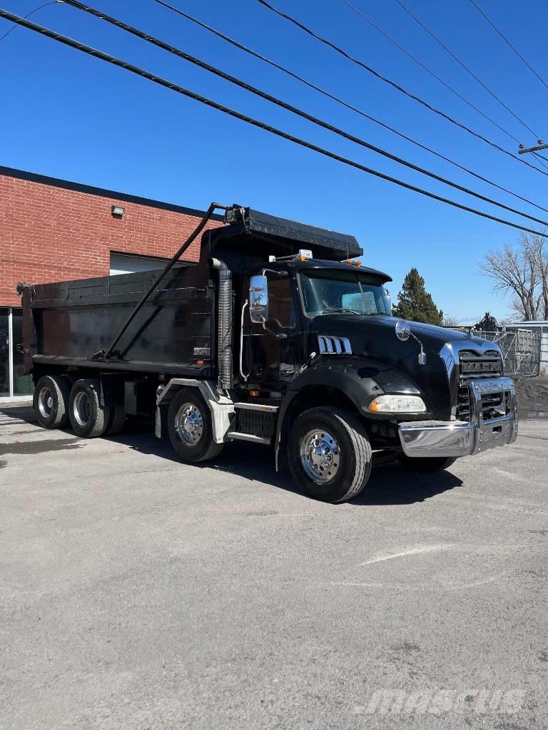 Mack GU813 Kiperi kamioni