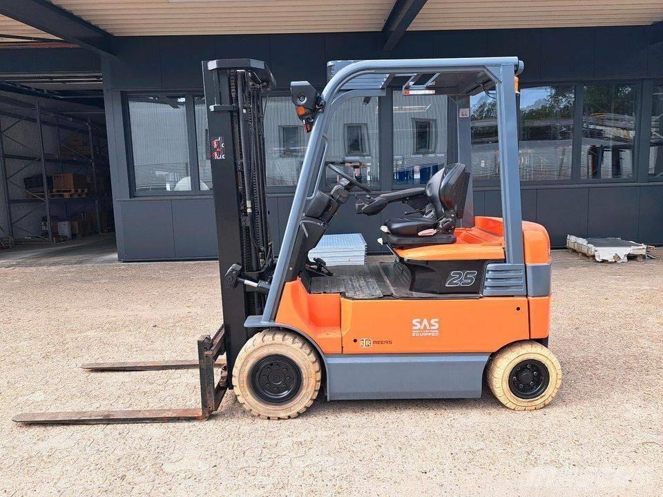 Toyota 7FBMF25 Ostalo za građevinarstvo