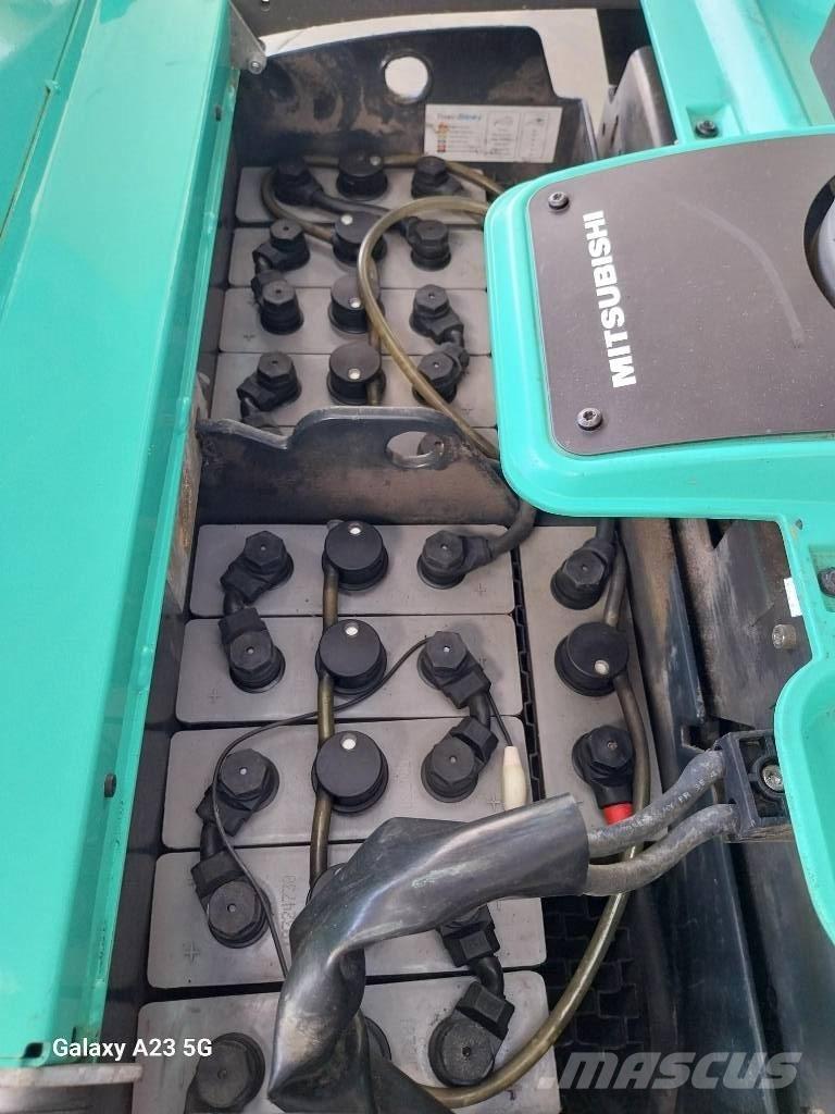 Mitsubishi PBV20N3 Nisko podizni električni viljuškar sa stajalištom