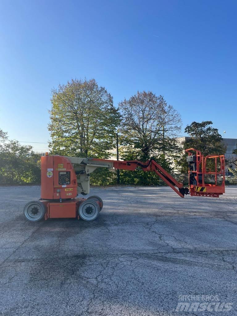 JLG 300 AJP Zglobne podizne platforme