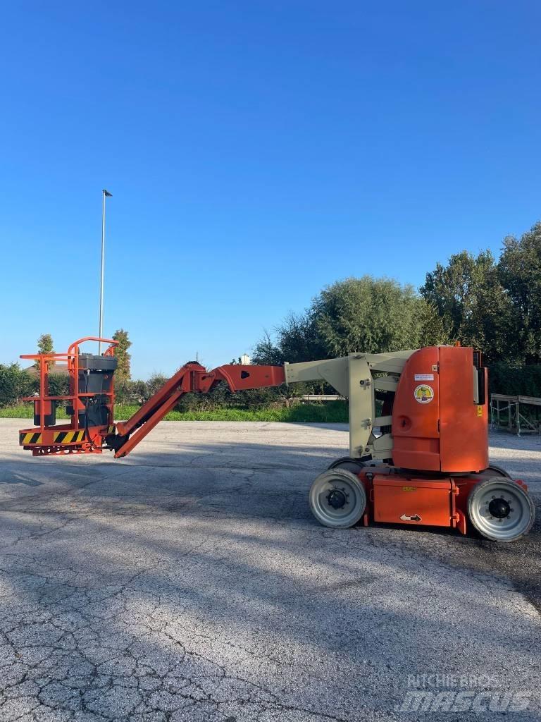 JLG 300 AJP Zglobne podizne platforme