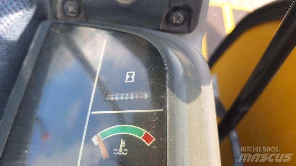 Komatsu PC27R-8 Mini bageri < 7t