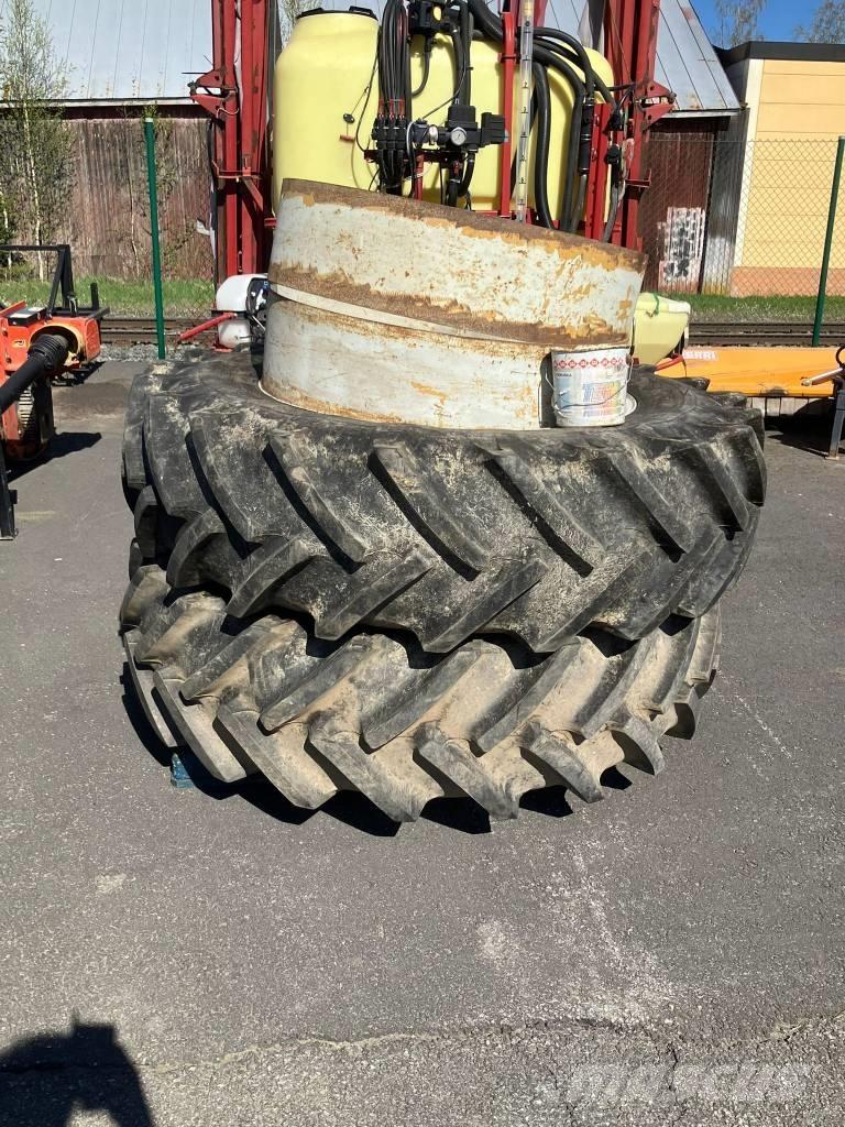  Paripyörät 18.4-38 Gume, točkovi i felne