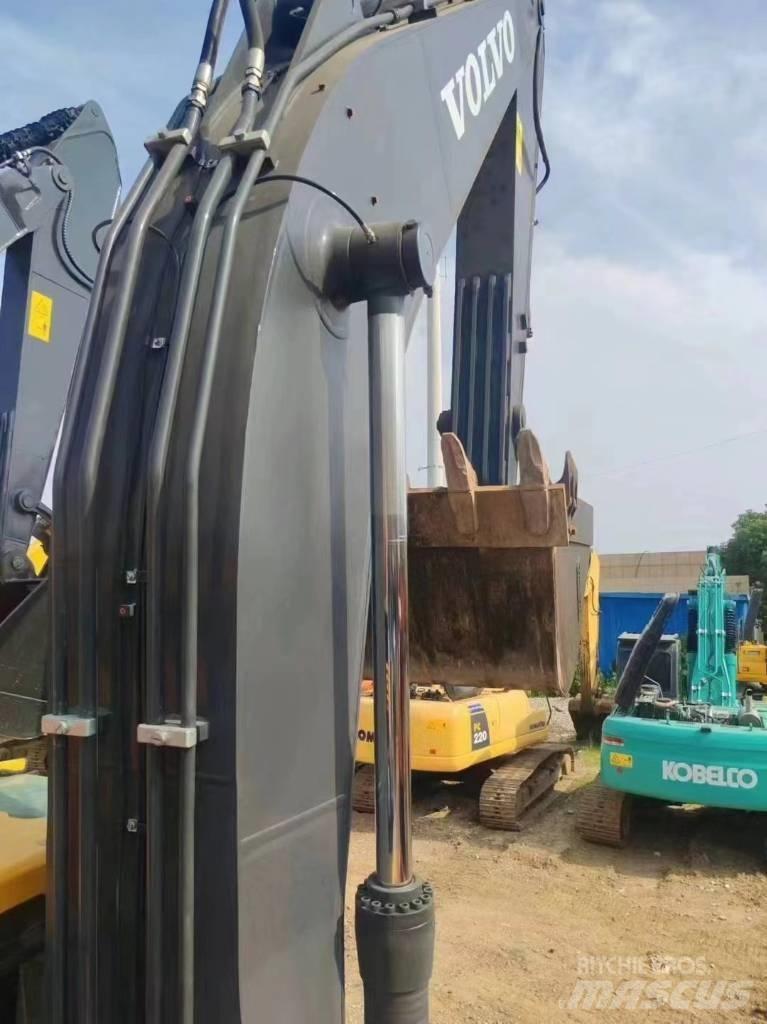 Volvo EC 240 Bageri guseničari