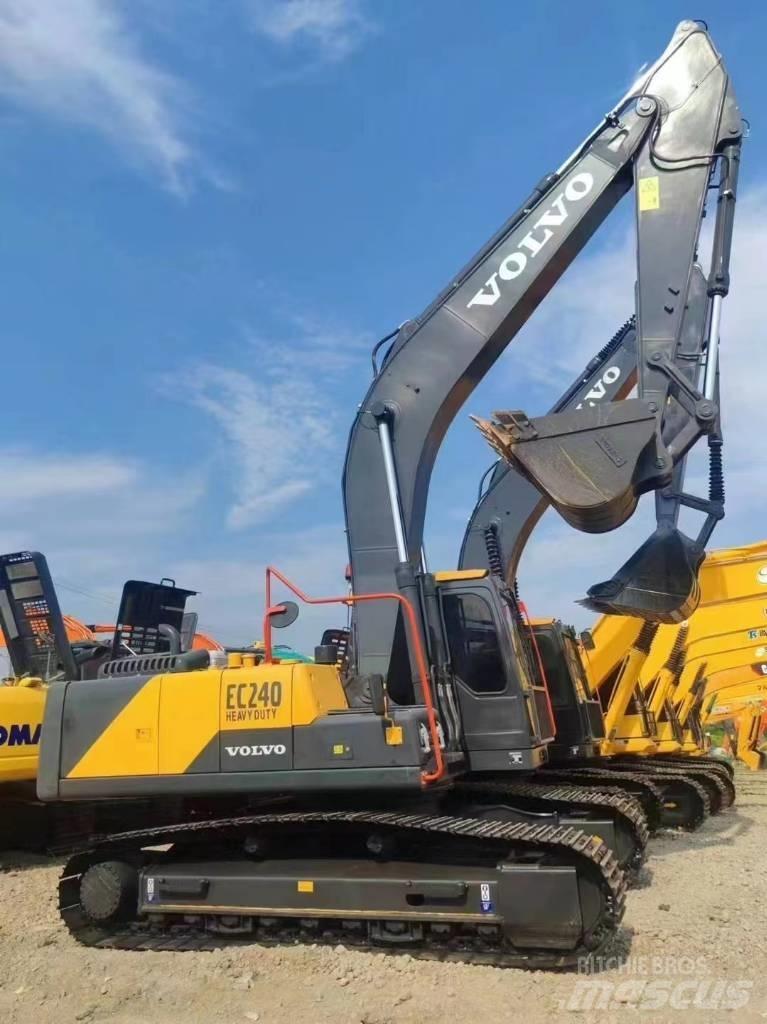Volvo EC 240 Bageri guseničari