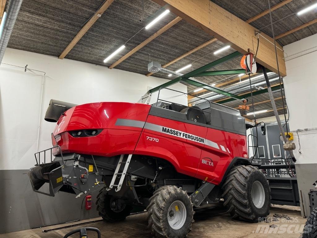 Massey Ferguson 7370 Kombajni