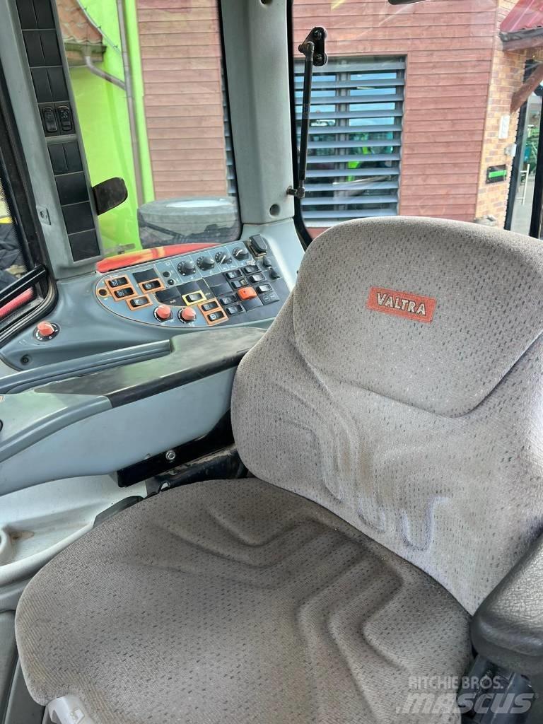Valtra N 163 Traktori