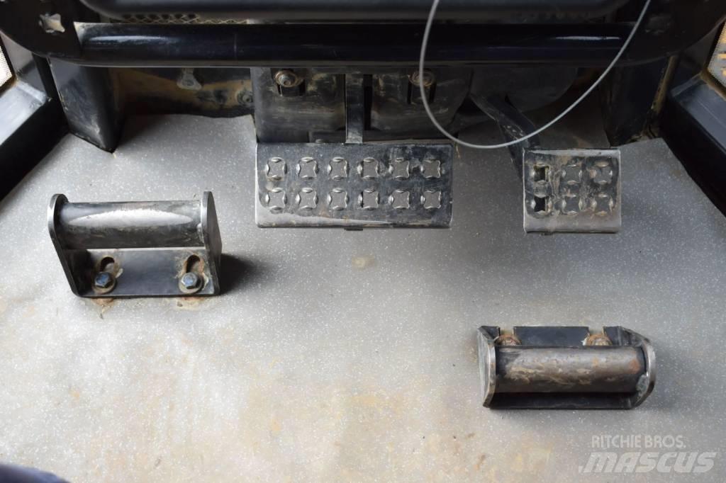 CAT D6N XL Buldožeri guseničari