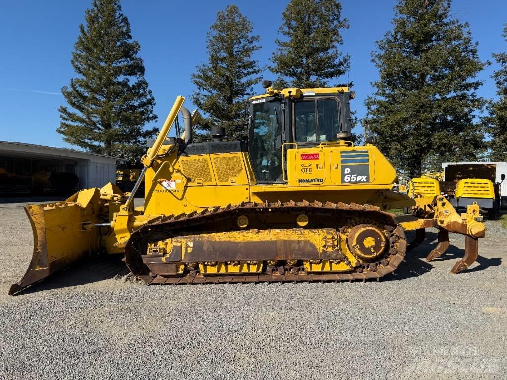 Komatsu D65PX-18 Buldožeri guseničari