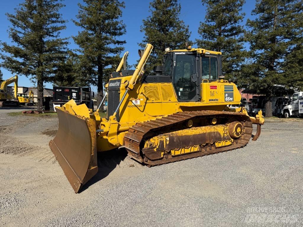 Komatsu D65PX-18 Buldožeri guseničari