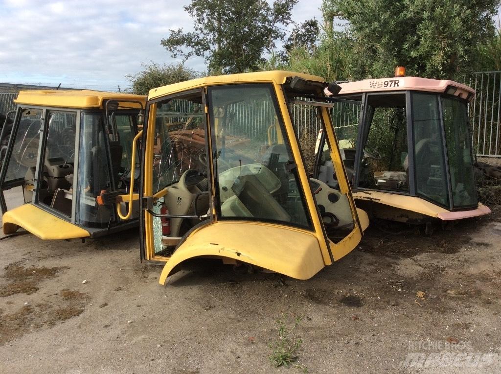 Komatsu WB 97 R Kabine i unutrašnjost