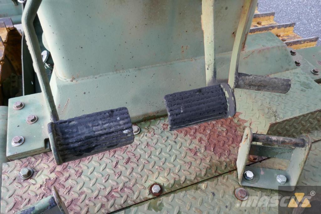 CAT D7G Ex-army Buldožeri guseničari