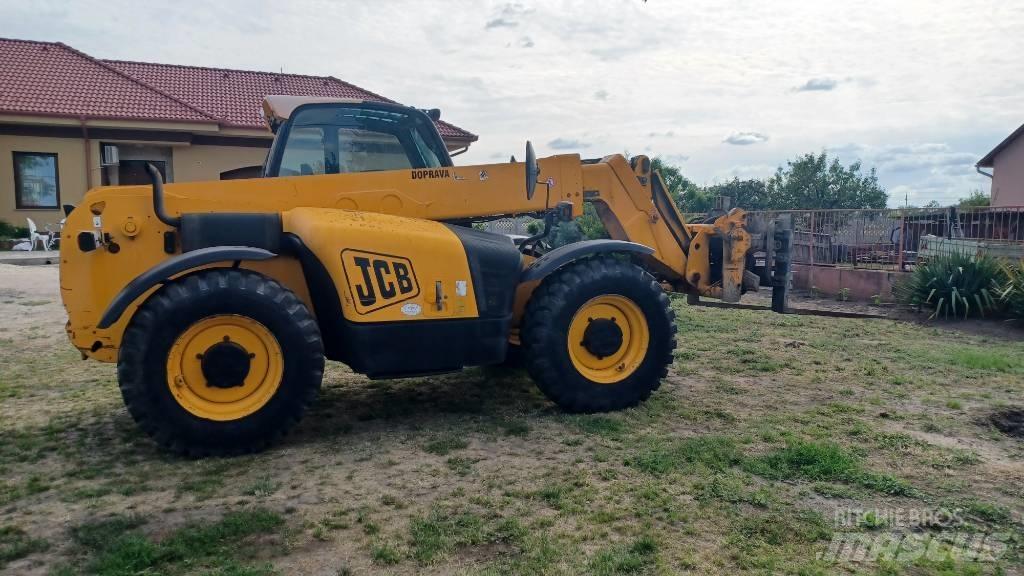 JCB 541-70 Poljoprivredni teleskopski utovarivači
