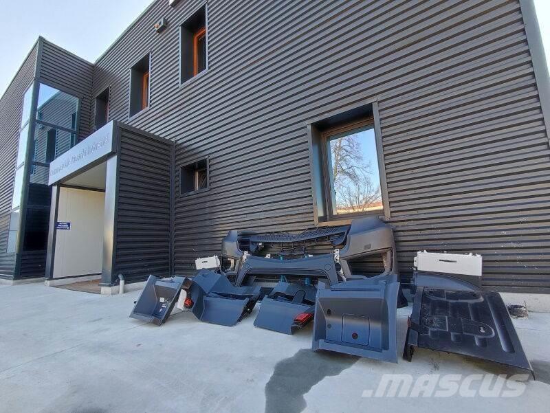 Mercedes-Benz MP4 Kabine i unutrašnjost